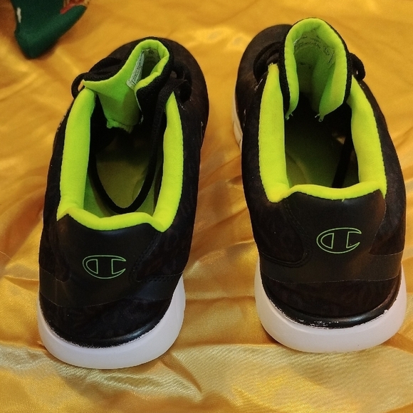 Champion Black and Green Sneakers with Breathable Fabric - Picture 3 of 5